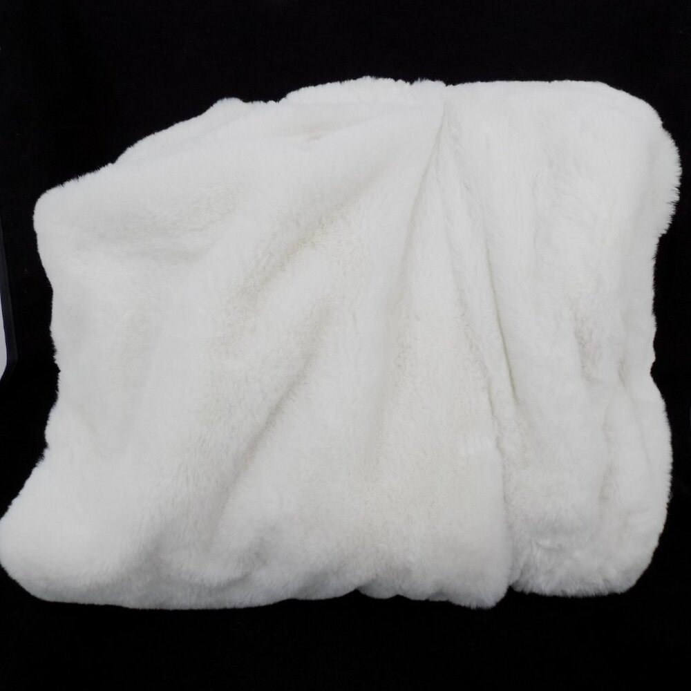 Ashland Fall Blush Romance White Throw Blanket 50" x 60" Polyester Soft Fuzzy